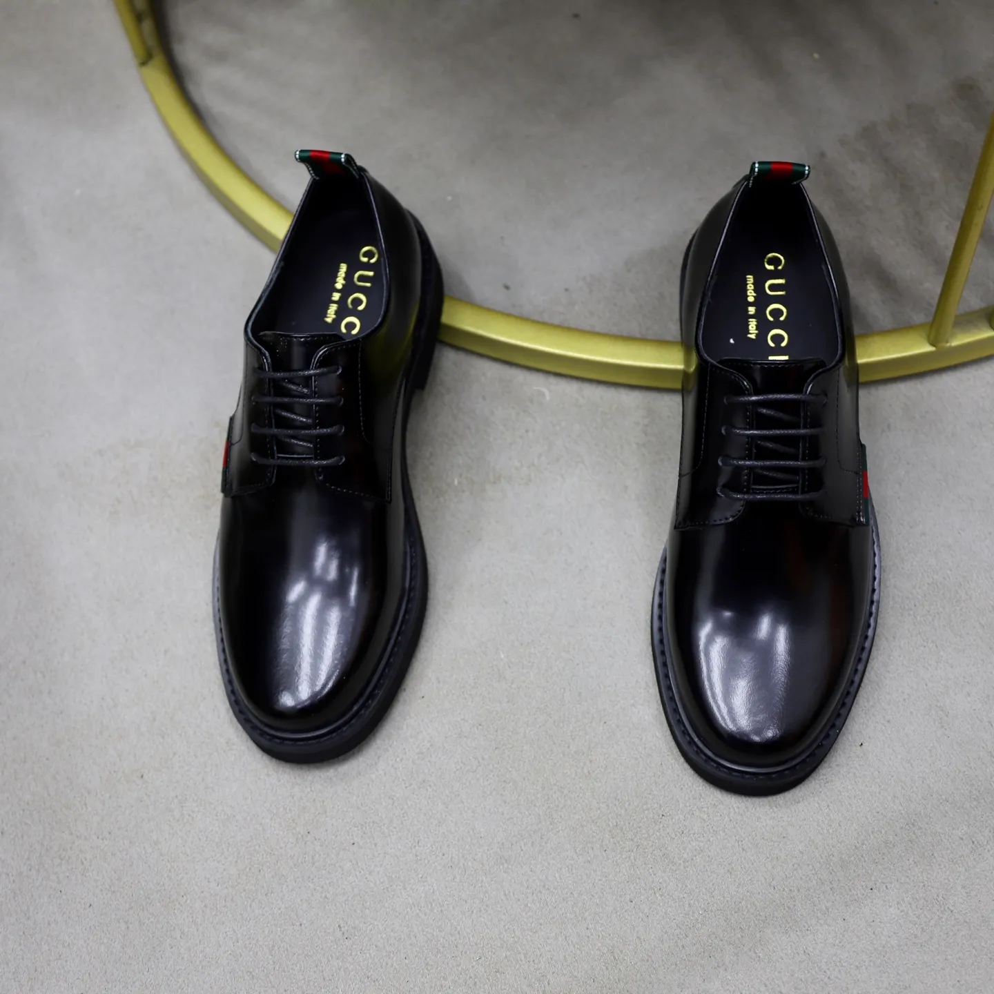 Ex-factory price: 540💰🙅‍♂️🙅‍♂️🙅‍♂️ Brand: GUCCI Standard code: Men's code 38-44 (45 can be customized) Grade: Same style as the official website Original order quality Material: Original cowhide surface Comfortable cowhide lining Original outsole Style category: Men's fashionable casual leather shoes Distinguished big-name luxury elements Top luxury Color: actual picture color